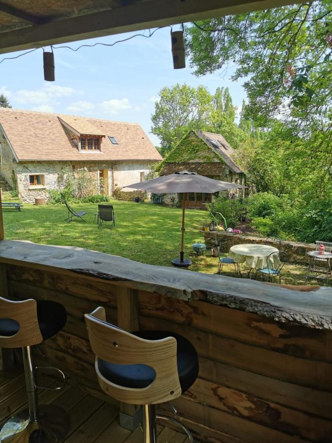 Hotel Domaine de la Folicoeur Sainte-Colombe-près-Vernon Esterno foto