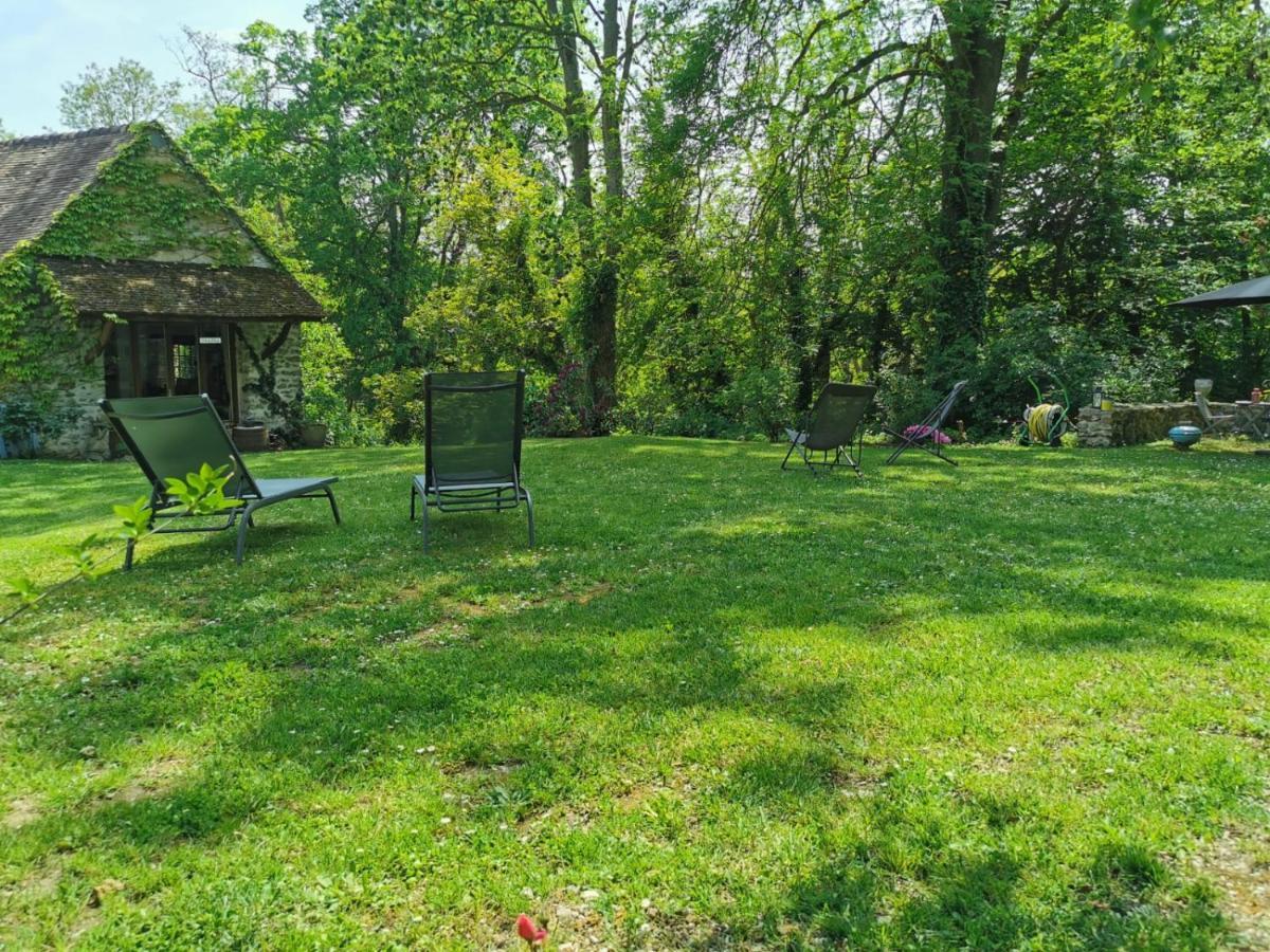 Hotel Domaine de la Folicoeur Sainte-Colombe-près-Vernon Esterno foto